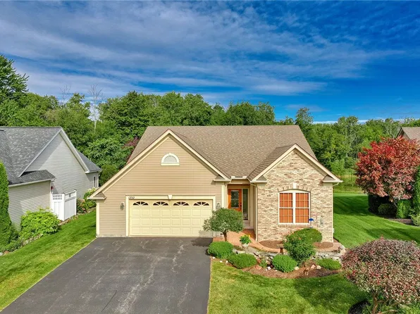 1232 Clear Pond Ln, Webster, NY 14580