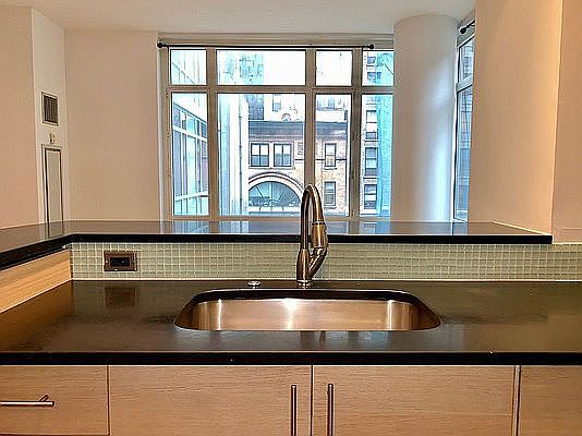 1st image of 325 5th Ave APT 9D