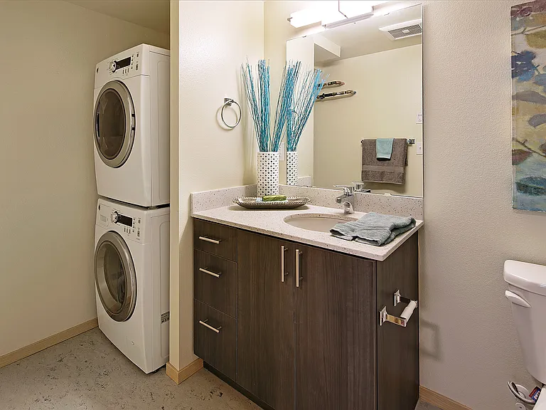 Glendale Apartments — Photo 26