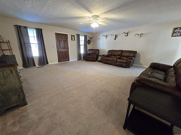 5th image of 122 Central Ln