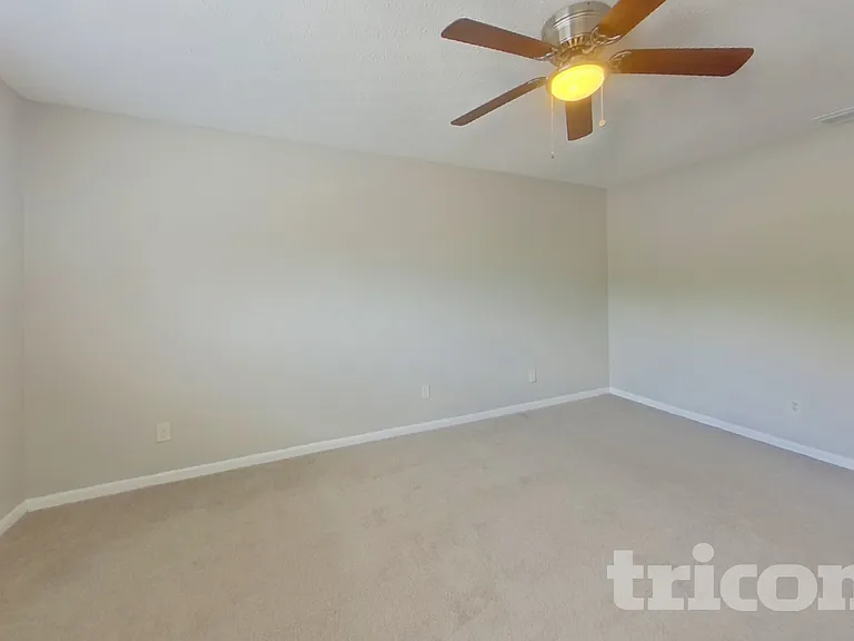 1422 Mistyglen Ln — Photo 7