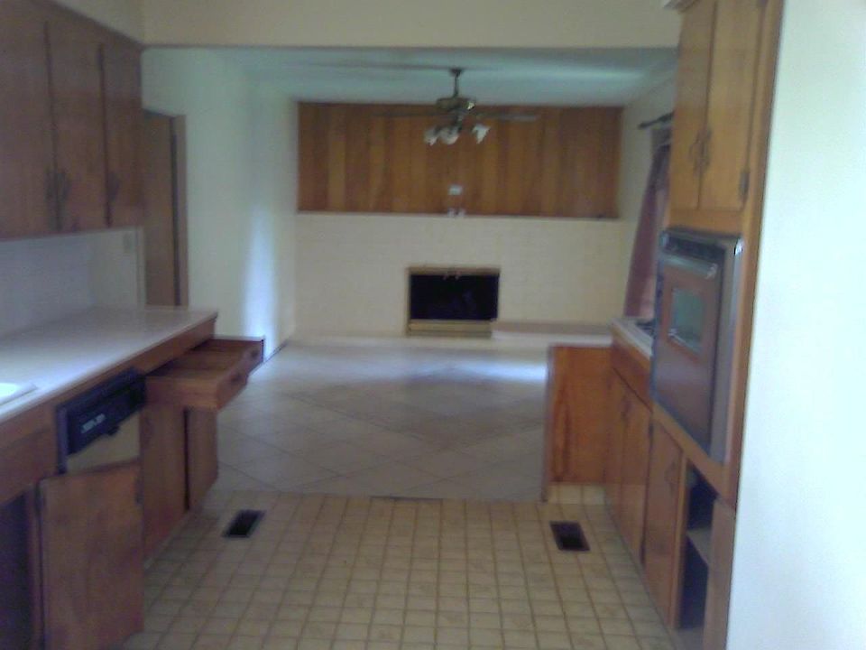2nd image of 5044 E Home Ave