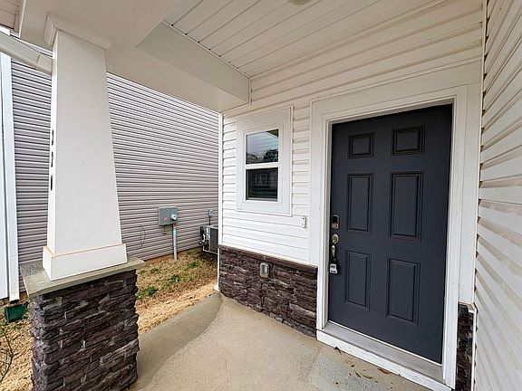 2nd image of 220 Coulter Ct