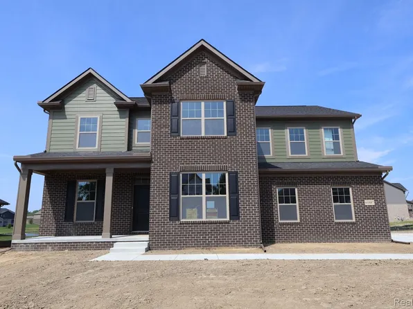 61887 Hevel Ln, Washington, MI 48094