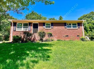 907 Newcastle Rd, Gastonia, NC 28052