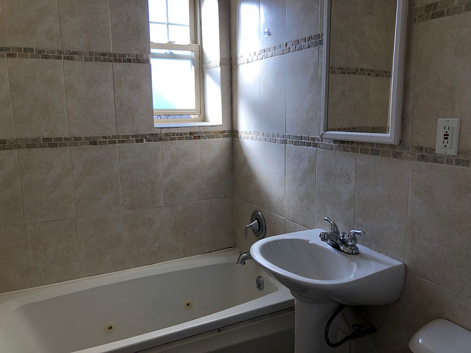 2nd image of 2465 John Fitzgerald Kennedy Blvd #7FF