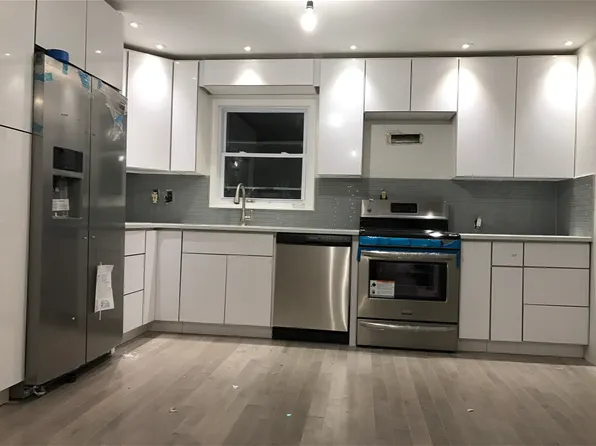 71 Orchard St, Elmwood Park, NJ 07407