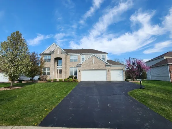 669 Kelley Dr, North Aurora, IL 60542