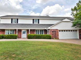 9201 Lansbrook Ln, Oklahoma City, OK 73132