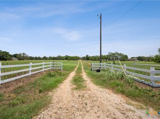 1922 Harwood Rd, Luling, TX 78648