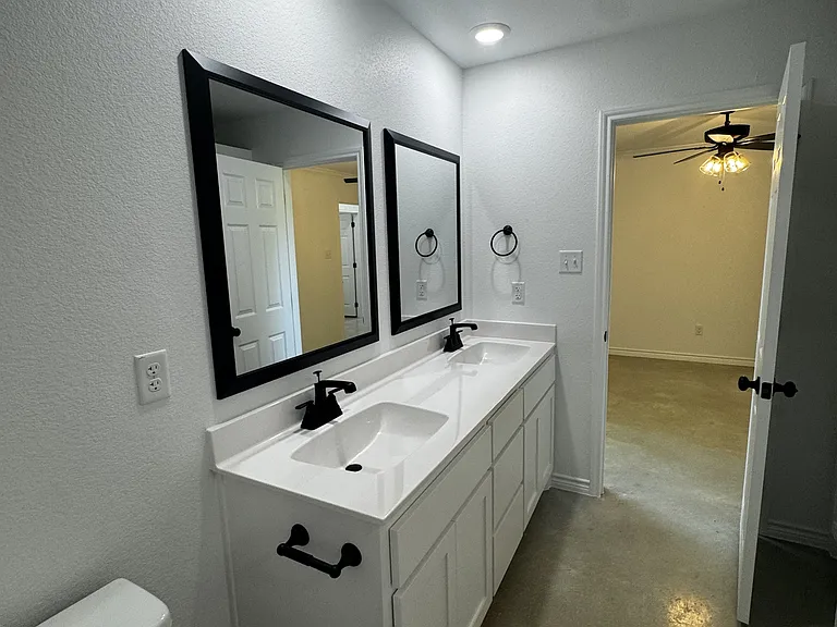 209 Elbert Ln #B — Photo 32