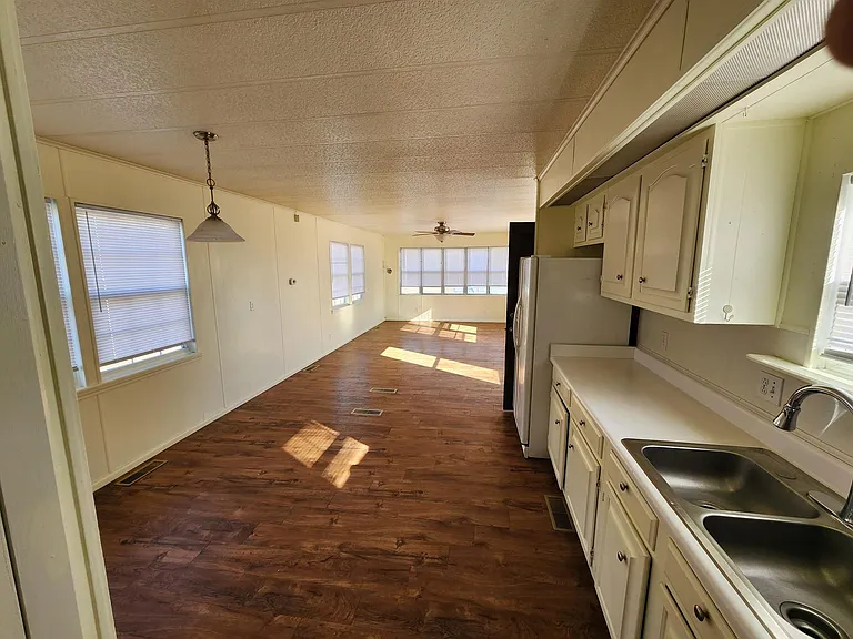 1412 S Nance St — Photo 7