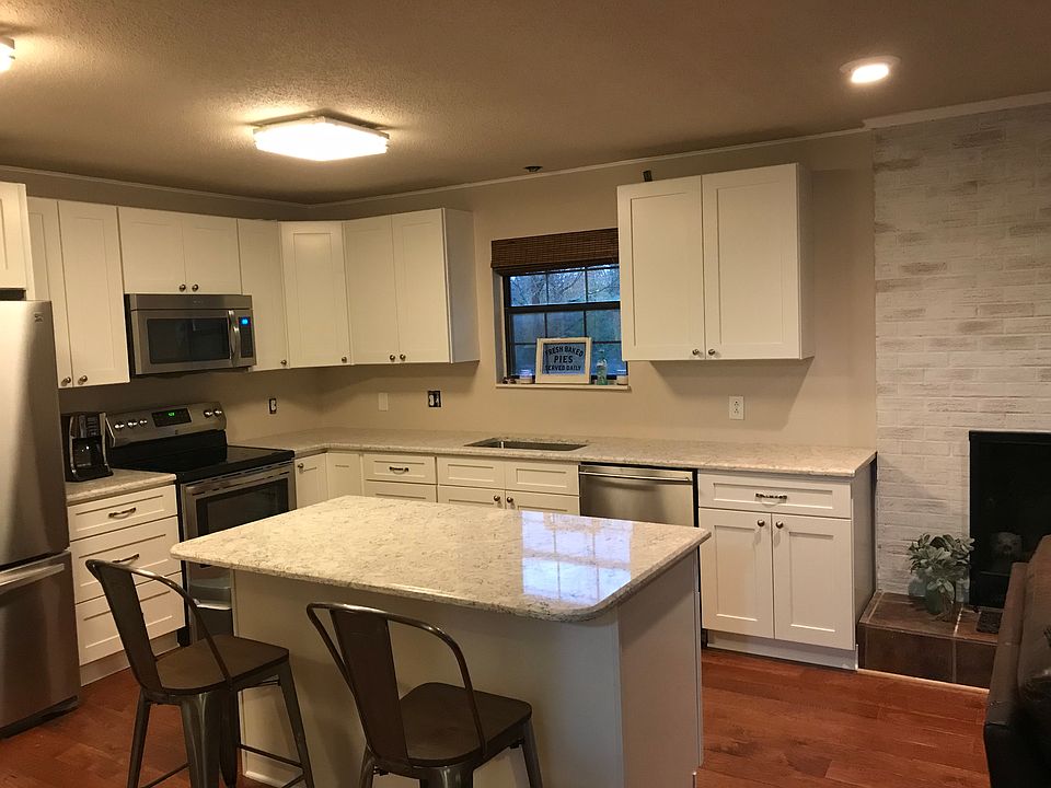 2nd image of 608 Bagwell Ln