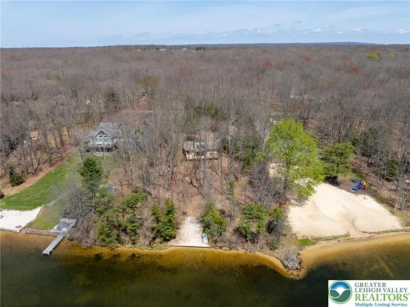 355 Bear Ln, Jim Thorpe, PA 18229