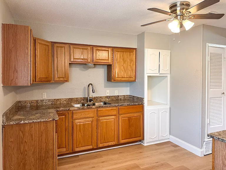701 Tanglewood Dr — Photo 9