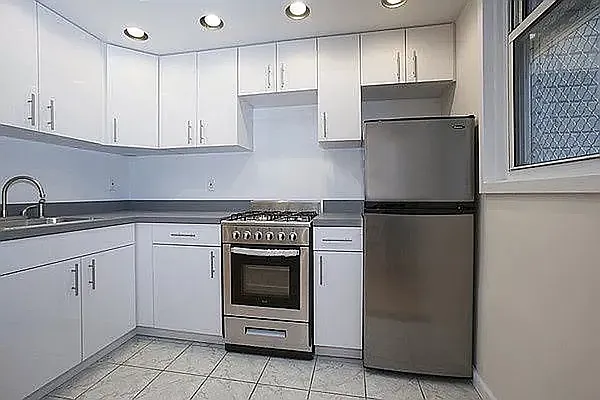 Rented by APT REALTY | media 6