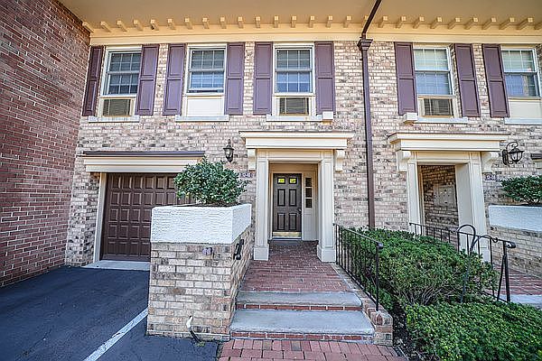 1st image of 12-10 Robin Ln #1