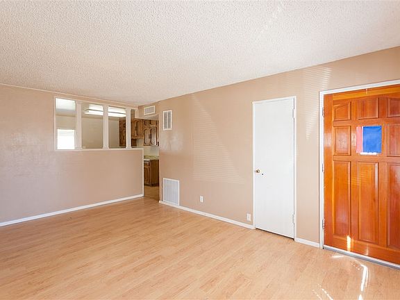 4th image of 806 N Beech Ave