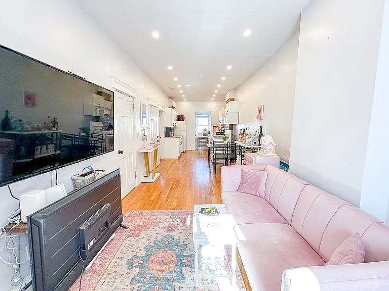 4 Viking St #2 — Photo 9