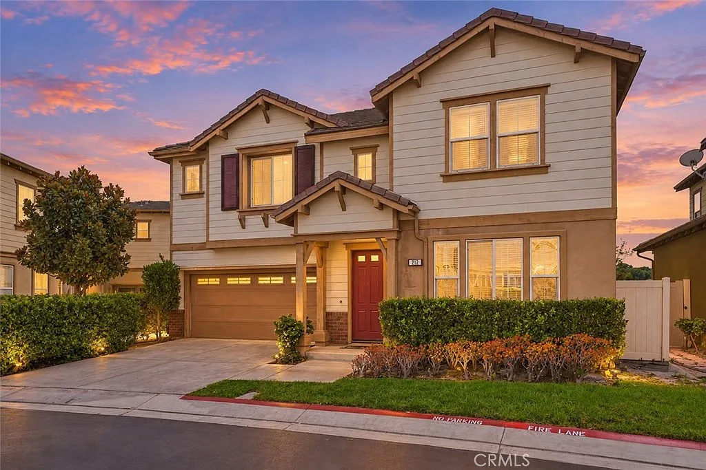 5 bed, 3016 sqft, $5,800 — Photo 1