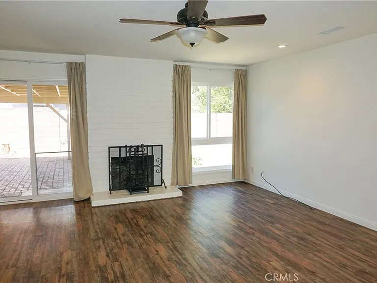 23003 Runnymede St — Photo 5