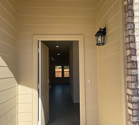 5th image of 3327 Sweetwater Way