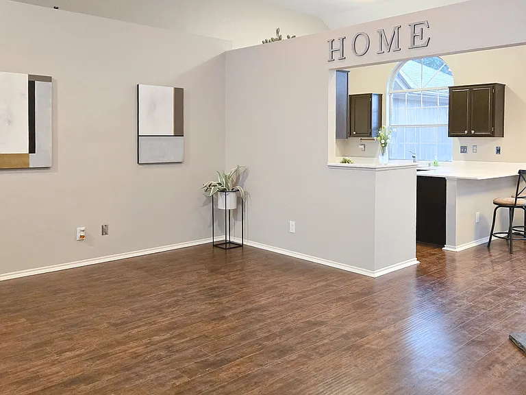 10300 Concord Dr — Photo 6