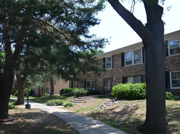 806 Old Settlers Trl APT 3, Hopkins, MN 55343