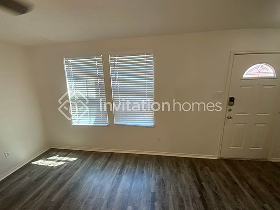4th image of 1440 Lauren Dr
