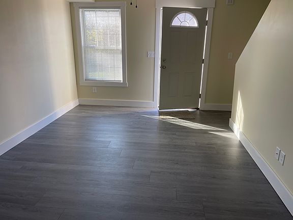 2nd image of 206 Honeysuckle Ln #1