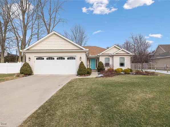 245 Abbotsford Dr, Sheffield Lake, OH 44054