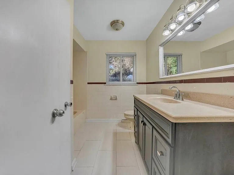 3260 Rasmont Rd — Photo 12