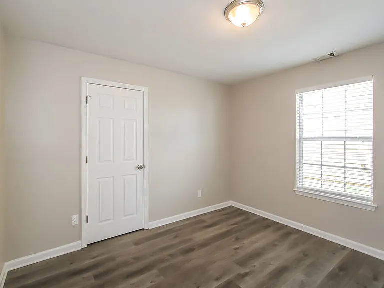 2436 Cornell Cir — Photo 13
