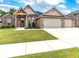 683 N Sabine Pass Rd, Fayetteville, AR 72704