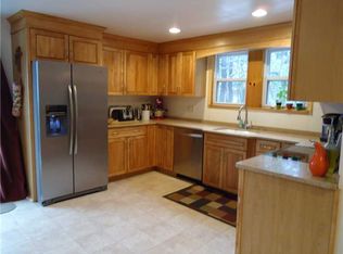 17 Jeannette Ave, Old Orchard Beach, ME 04064