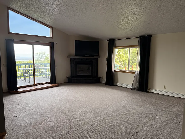 4945 De Armoun Rd — Photo 7