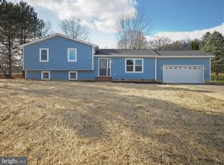 25 Stockade Ct, Hedgesville, WV 25427