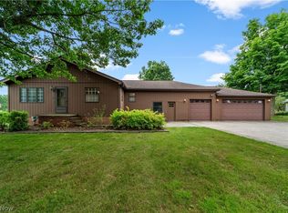 3413 Akins Rd, North Royalton, OH 44133