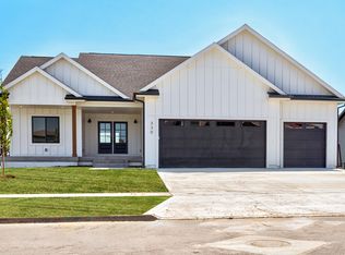330 Cedar Dr, Gilbert, IA 50105