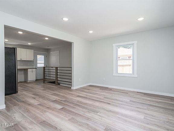 2nd image of 611 18th Ave S