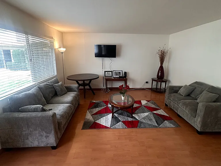 25925 Narbonne Ave — Photo 5