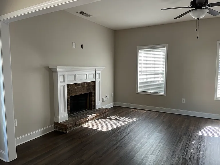 1811 Bedford Trl — Photo 10