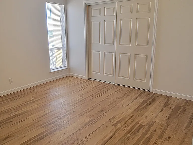 2524 Chelwood Park Blvd NE #C — Photo 20