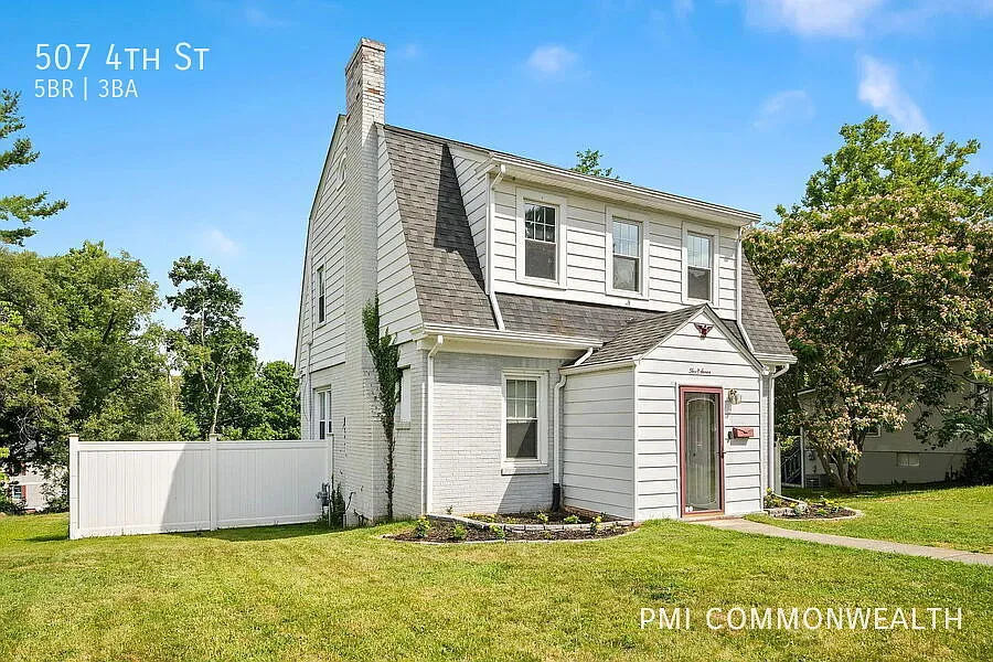 5 Bed / 3 Bath Single Family (Available Now) — Photo 4