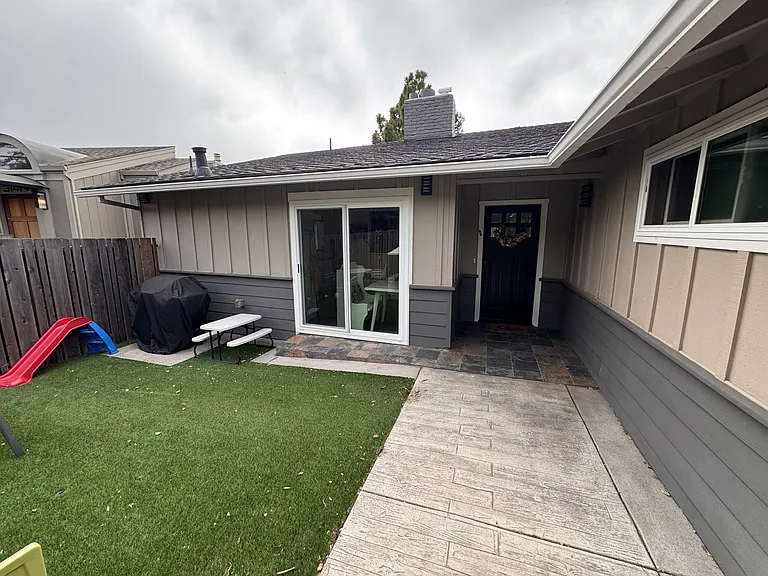 3131 Robinson Dr — Photo 36
