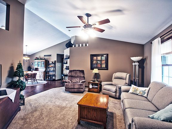 2nd image of 19071 Drew Ln