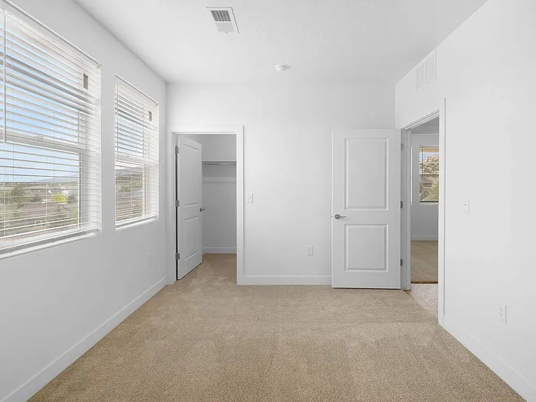 The Henley Apartments — Photo 17