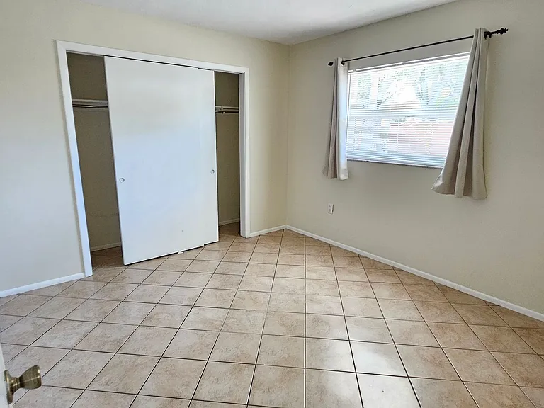 105 Base Ave E — Photo 23