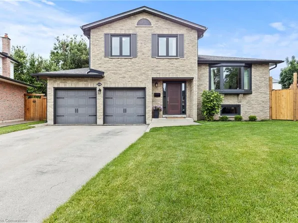 2326 Tintagel Ln, Burlington, ON L7P 4K4
