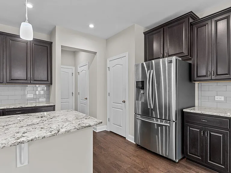 814 Rymark Ct — Photo 9